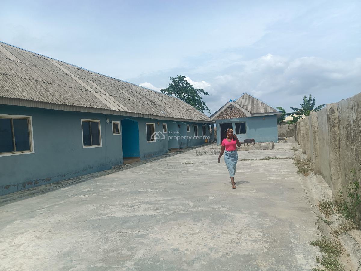 2 Bedroom Flat, Bayeku, Igbogbo, Ikorodu, Lagos, Flat / Apartment for Rent