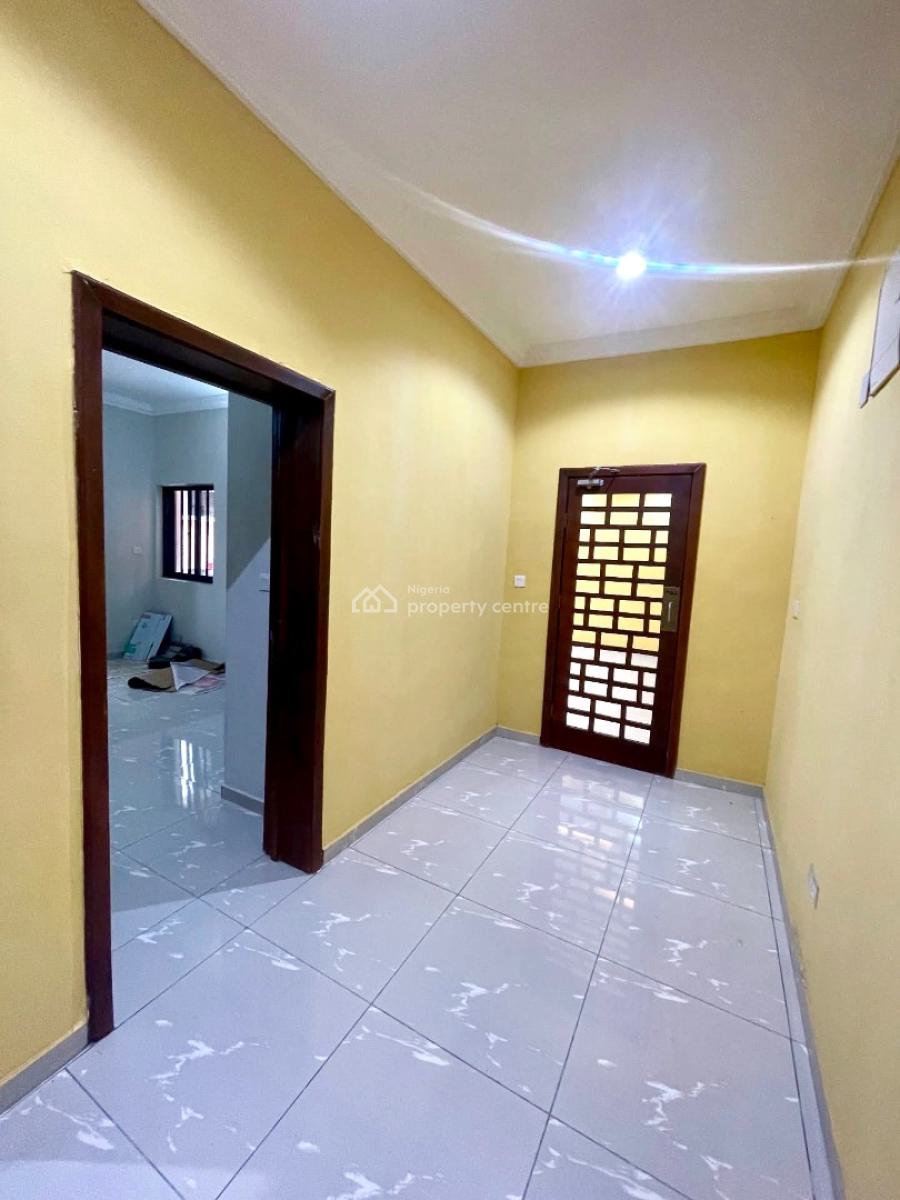 Serviced 3 Bedrooms Apartment Available, Lekki Phase 1, Lekki, Lagos, Flat / Apartment for Rent