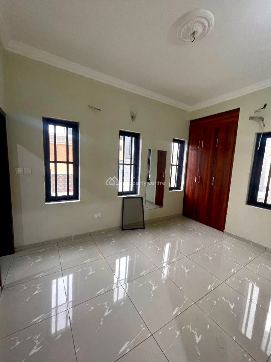 Serviced 3 Bedrooms Apartment Available, Lekki Phase 1, Lekki, Lagos, Flat / Apartment for Rent