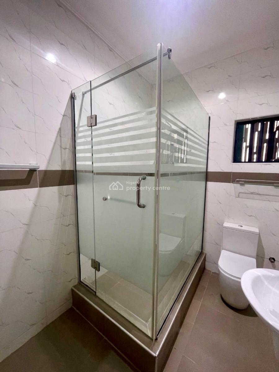 Serviced 3 Bedrooms Apartment Available, Lekki Phase 1, Lekki, Lagos, Flat / Apartment for Rent