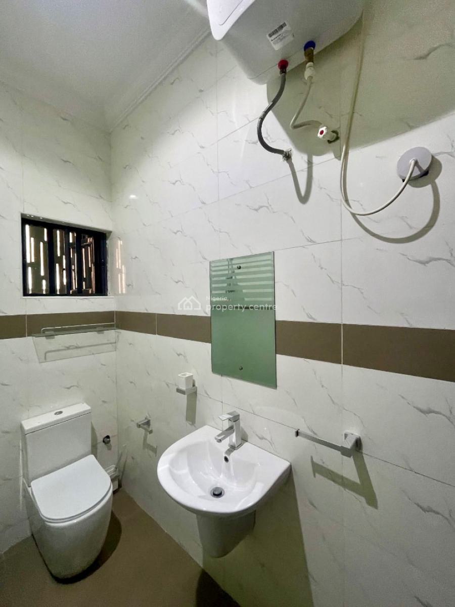 Serviced 3 Bedrooms Apartment Available, Lekki Phase 1, Lekki, Lagos, Flat / Apartment for Rent