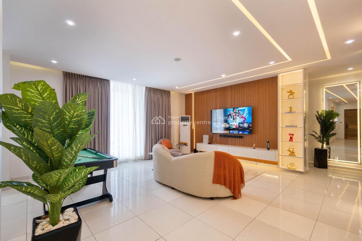 Beautiful 2 Bedroom Penthouse with Pool, Gym, Ps5 and Snooker, Gbangbala Street, Ikate Lekki, Ikate Elegushi, Lekki, Lagos, Flat / Apartment Short Let