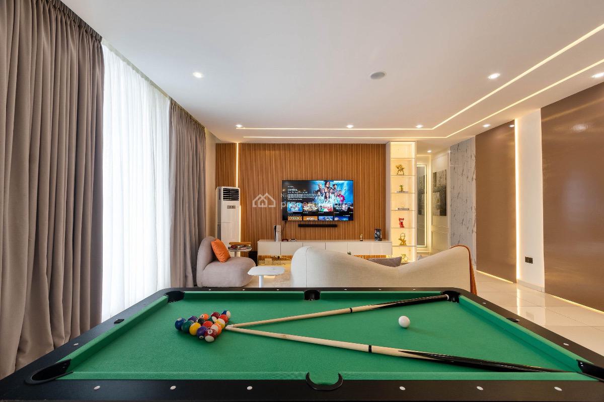 Beautiful 2 Bedroom Penthouse with Pool, Gym, Ps5 and Snooker, Gbangbala Street, Ikate Lekki, Ikate Elegushi, Lekki, Lagos, Flat / Apartment Short Let