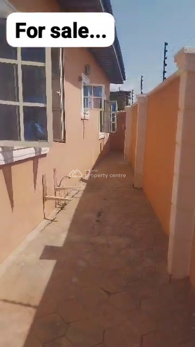Luxury 3bedroom Bungalow, Ijaiye, Lagos, Detached Bungalow for Sale