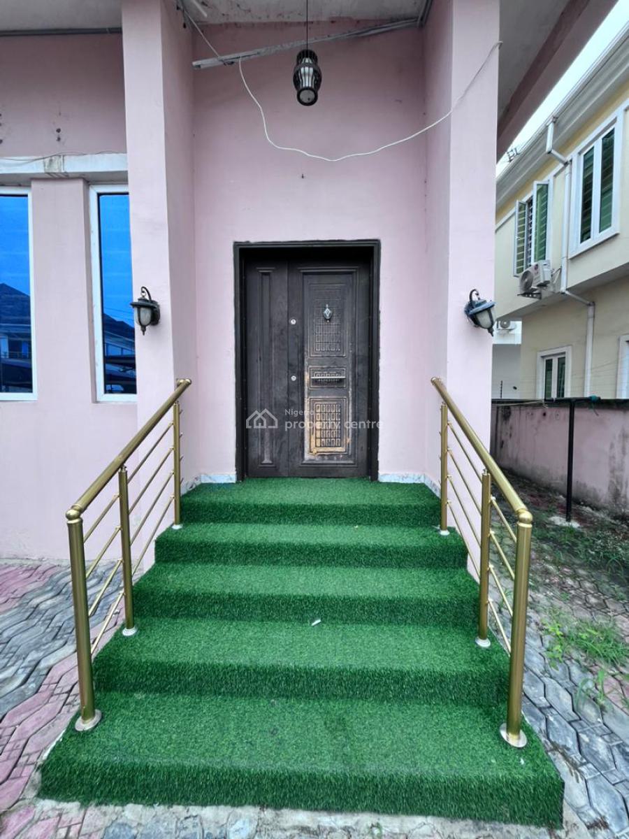 a Luxury 4 Bedrooms Duplex, Thomas Estate, Lekki Phase 2, Lekki, Lagos, Flat / Apartment for Rent