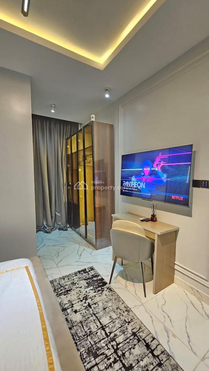 Luxury 2 Bedroom Apartment with Gym, Pool and Ps5, Chibo Ofodile Close, Admiralty Way Lekki Phase 1, Lekki Phase 1, Lekki, Lagos, Flat / Apartment Short Let