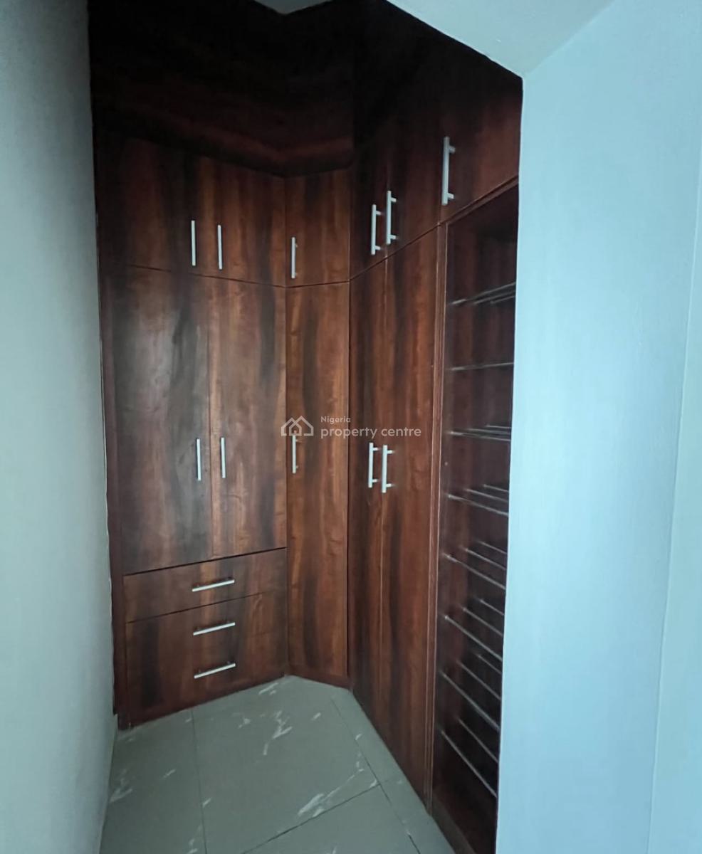 Exquisite 3 Bedroom Apartment, Freedom Way Road, Lekki Phase 1, Lekki, Lagos, Flat / Apartment for Rent