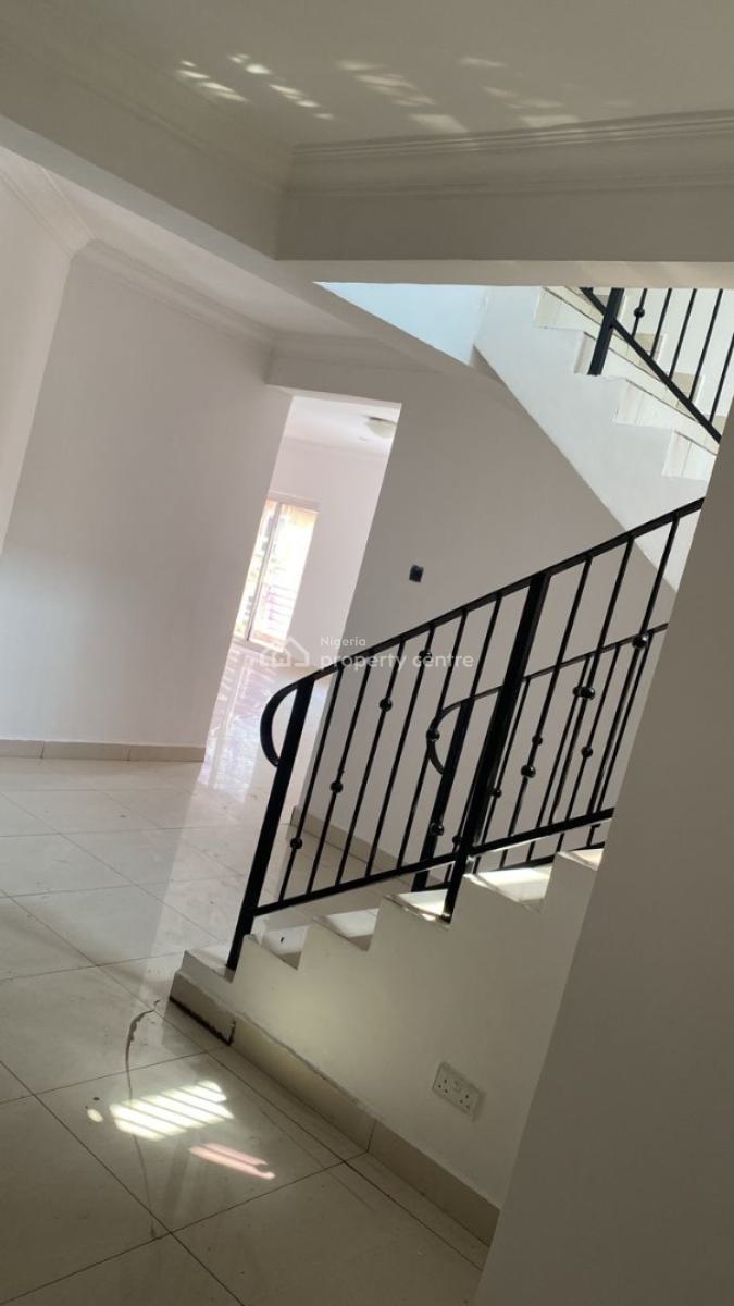Fully Serviced 3 Bedroom Penthouse, Cromwell Court Estate, Chevron Drive, Osapa, Lekki, Lagos, Flat / Apartment for Rent
