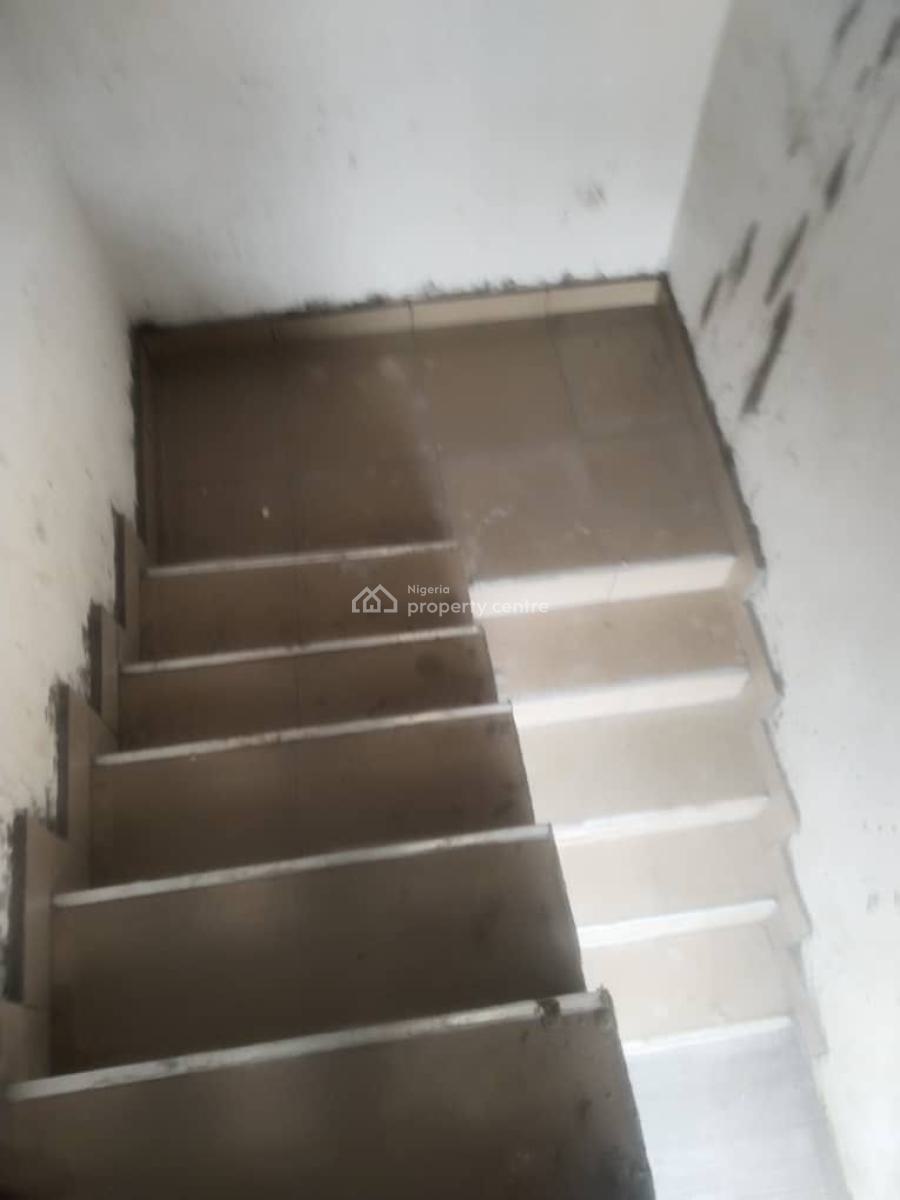 a Spacious and Standard Miniflat, Upstairs with 2toilets and Bath,, New Garage, Gbagada, Lagos, Mini Flat (room and Parlour) for Rent