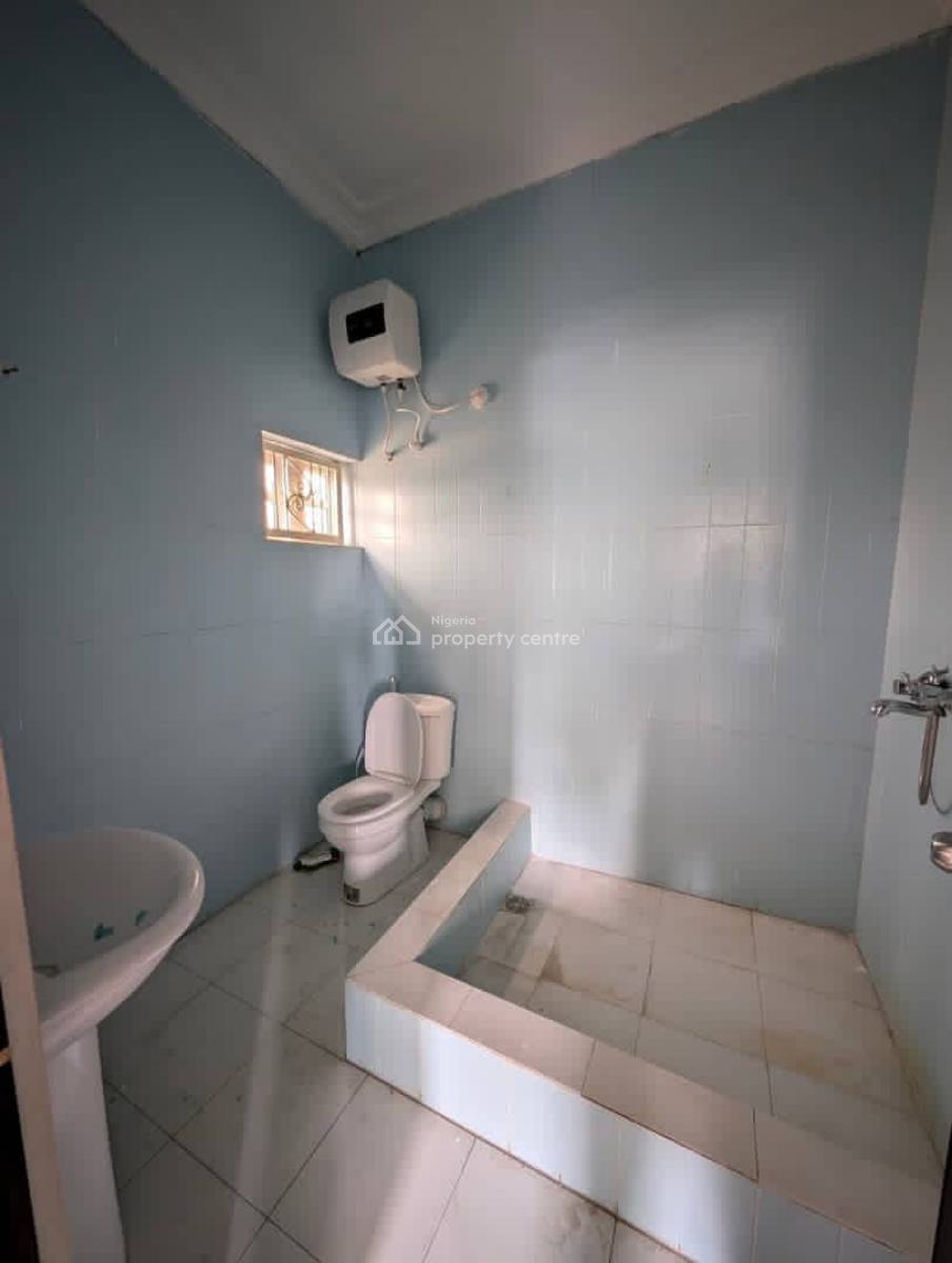 a Clean Four (4) Bedroom Detached Duplex, Mbak Road, Ewet Housing Extension, Uyo, Akwa Ibom, Detached Duplex for Rent
