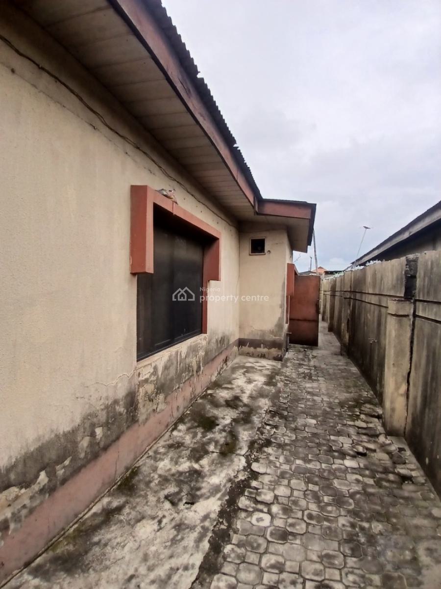 4bedroom Detached Bungalow with Mini Flat Bq (2plots From The Express), Ado Road, Ajah, Ajah, Lagos, Detached Bungalow for Sale
