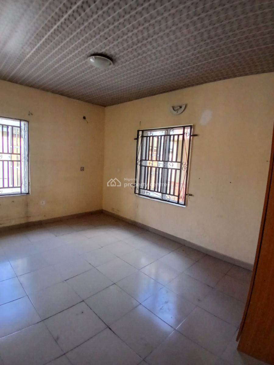 Well Maintained 3bedroom Flat Upstairs, Gated and Secured Estate, Ajah, Lagos, Flat / Apartment for Rent