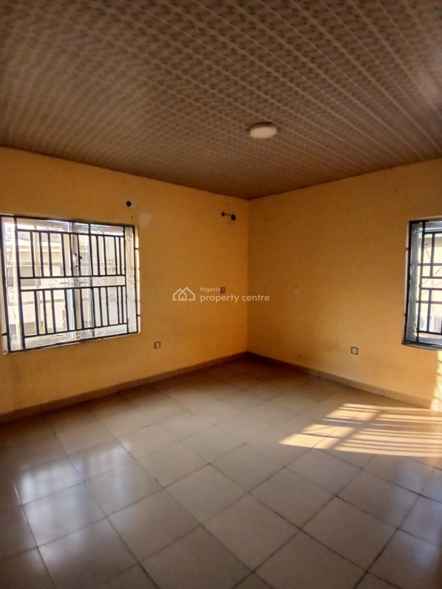 Well Maintained 3bedroom Flat Upstairs, Gated and Secured Estate, Ajah, Lagos, Flat / Apartment for Rent