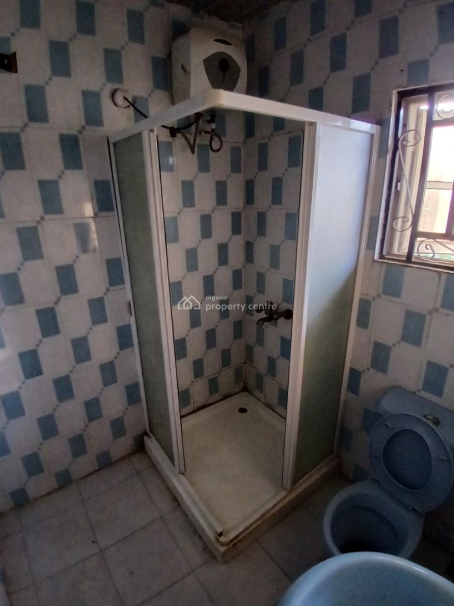 Well Maintained 3bedroom Flat Upstairs, Gated and Secured Estate, Ajah, Lagos, Flat / Apartment for Rent