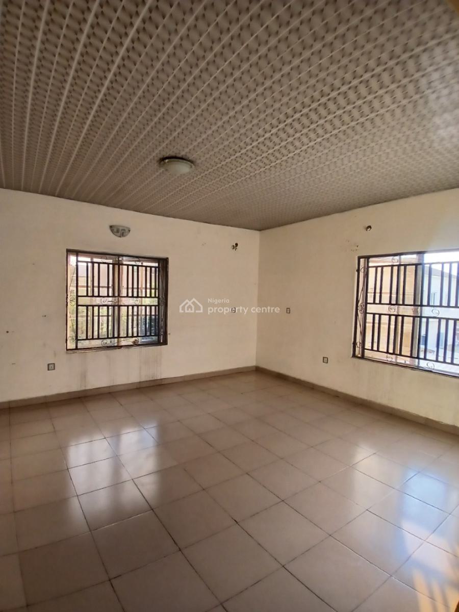 Well Maintained 3bedroom Flat Upstairs, Gated and Secured Estate, Ajah, Lagos, Flat / Apartment for Rent