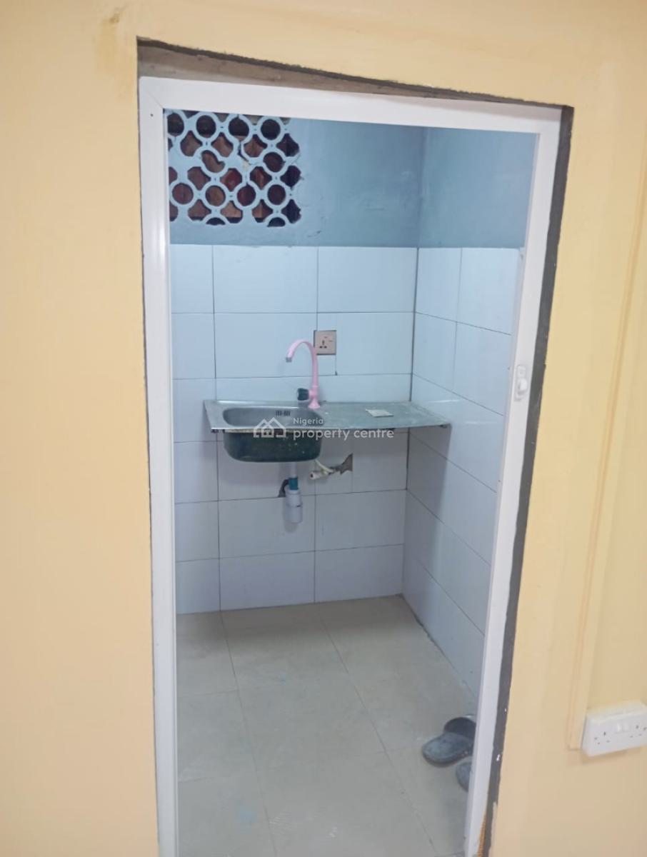 Room Self Contain, Off Mobolaji Bank Anthony, Ikeja, Lagos, Self Contain (single Rooms) for Rent