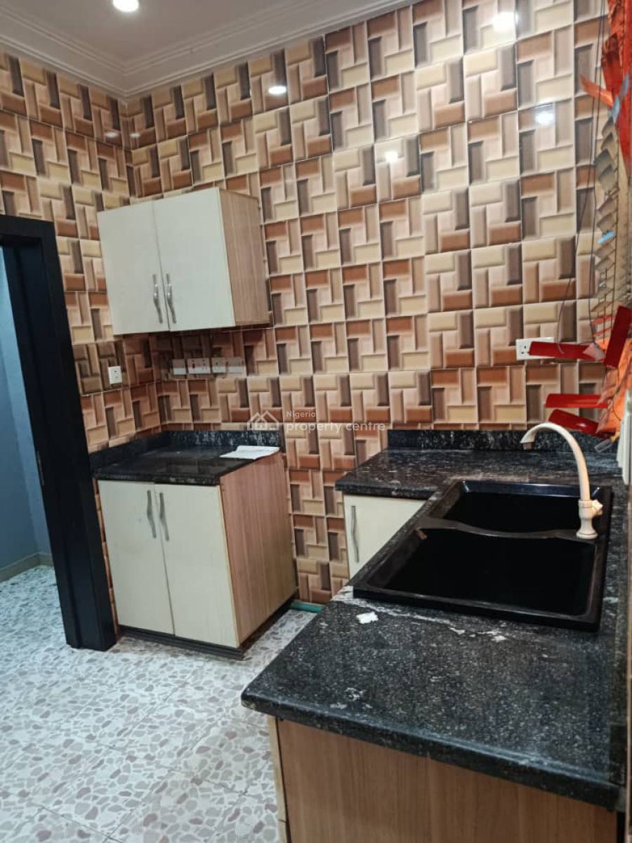 Spacious 3 Bedroom Flat with Pop and Wardrobe, Gra Phase 2, Magodo, Lagos, Flat / Apartment for Rent