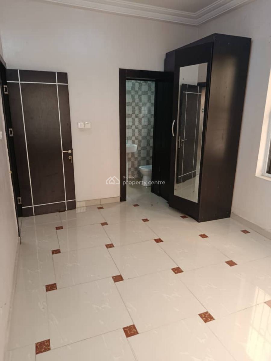 Spacious 3 Bedroom Flat with Pop and Wardrobe, Gra Phase 2, Magodo, Lagos, Flat / Apartment for Rent