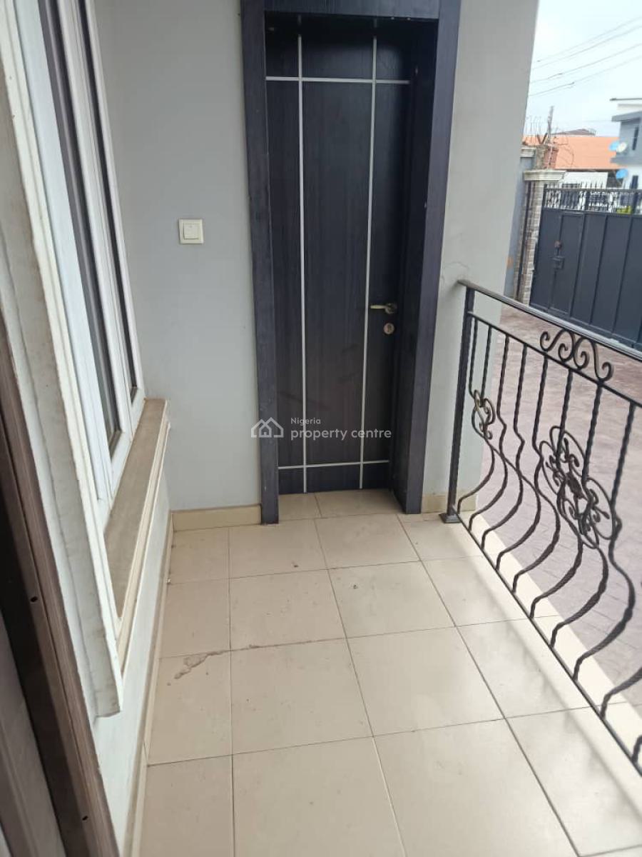 Spacious 3 Bedroom Flat with Pop and Wardrobe, Gra Phase 2, Magodo, Lagos, Flat / Apartment for Rent
