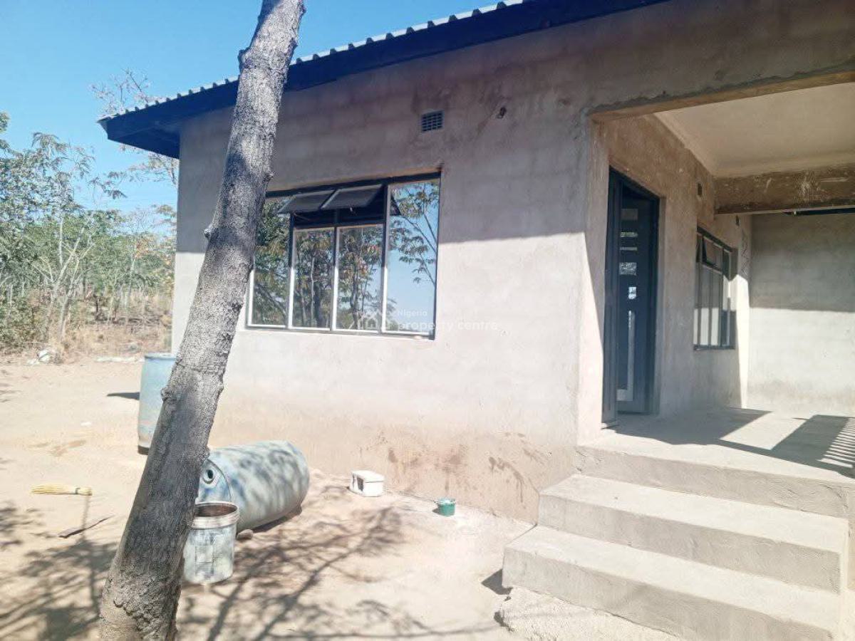 Distressed 3 Bedroom Bungalow, Ido, Oyo, Detached Bungalow for Sale