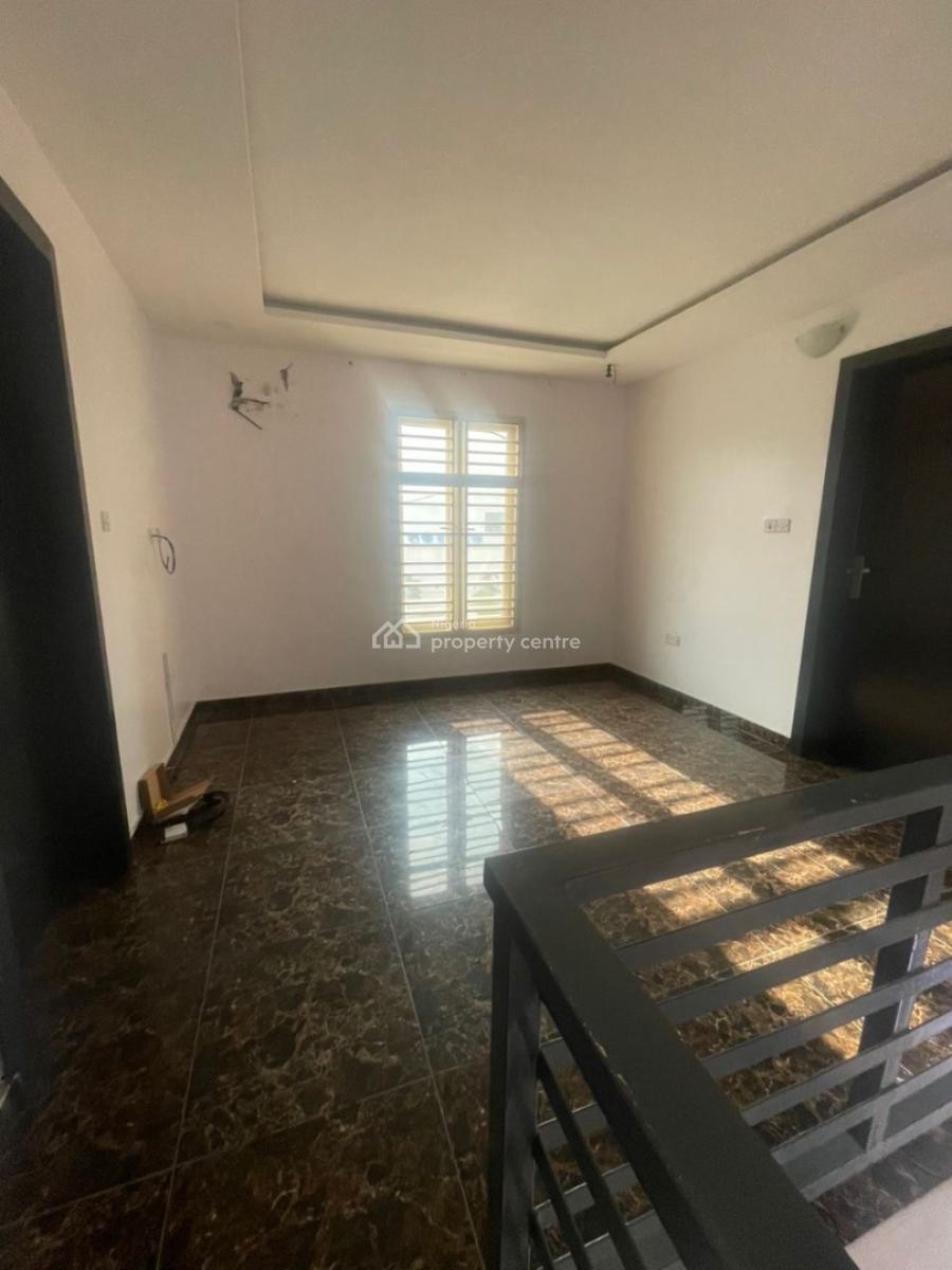 Spacious and Serviced 4bedroom Maisonette + Bq, Lekki Phase 1, Lekki, Lagos, Lekki Phase 1, Lekki, Lagos, Terraced Duplex for Rent
