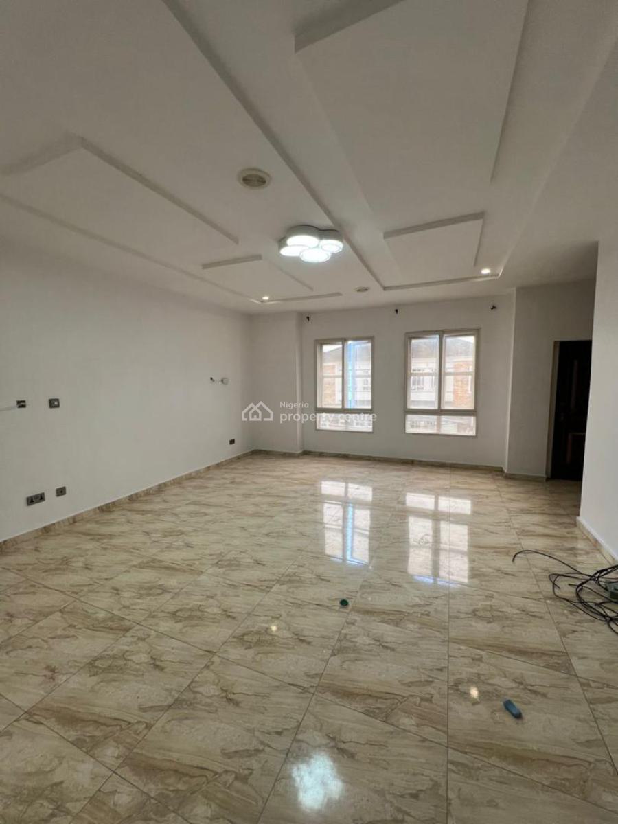 Very Spacious Room & Parlor Upstairs (masters Bedroom + Prlvate Lounge, Orchid, Lekki, Lagos, Mini Flat (room and Parlour) for Rent