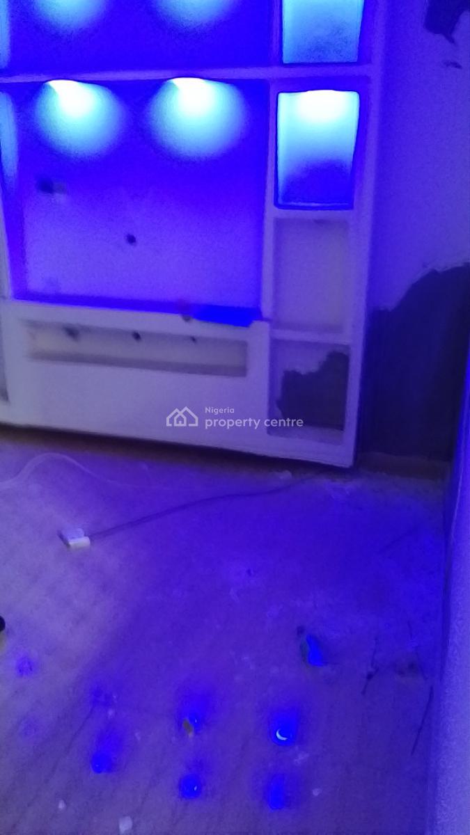 Recently Vacated and Under Renovation 3 Bed Fastest Finger, Oakland Estate, Sangotedo, Ajah, Lagos, Flat / Apartment for Rent
