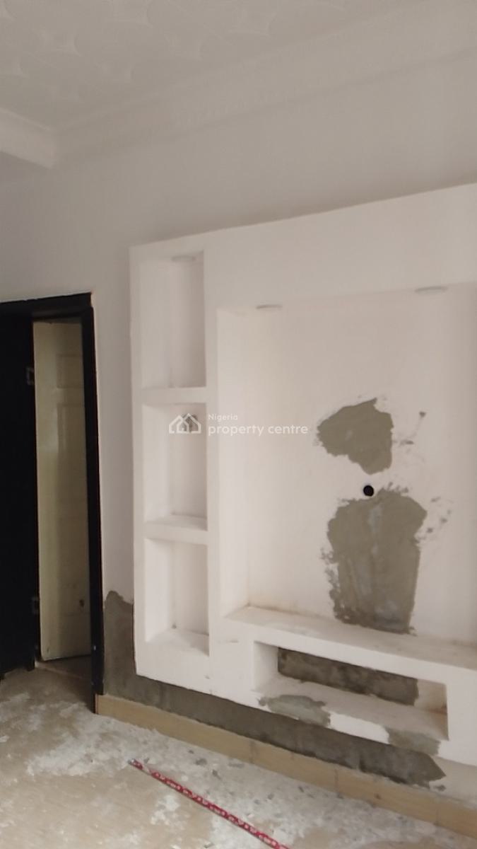 Recently Vacated and Under Renovation 3 Bed Fastest Finger, Oakland Estate, Sangotedo, Ajah, Lagos, Flat / Apartment for Rent