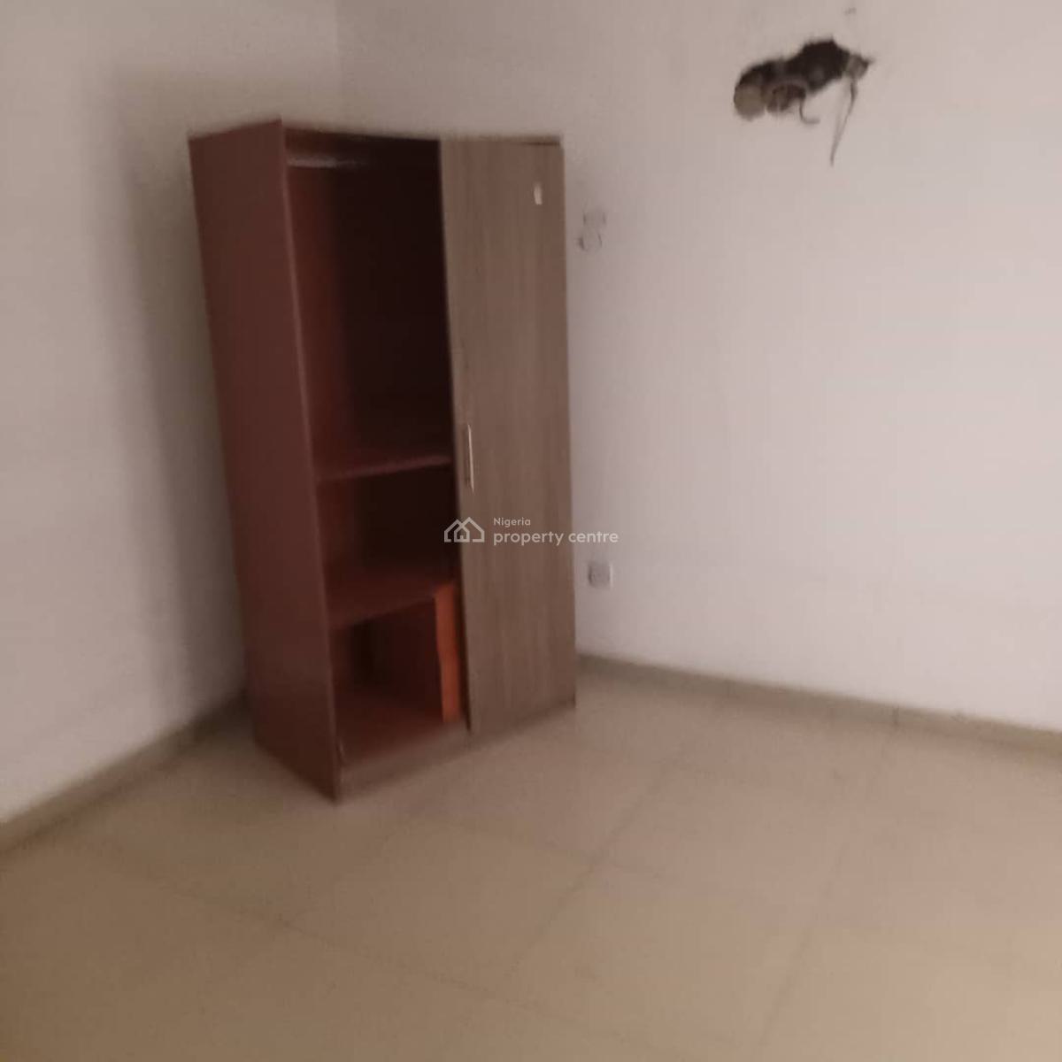 Partially Service 1 Bedroom Apartment with a Quest Toliet, Off  Admiralty Way, Lekki Phase 1, Lekki, Lagos, Flat / Apartment for Rent
