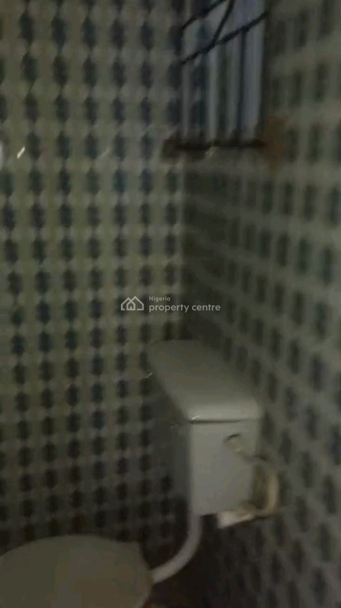 Nigerian Used Room Self, Alagomeji, Yaba, Lagos, Self Contain (single Rooms) for Rent