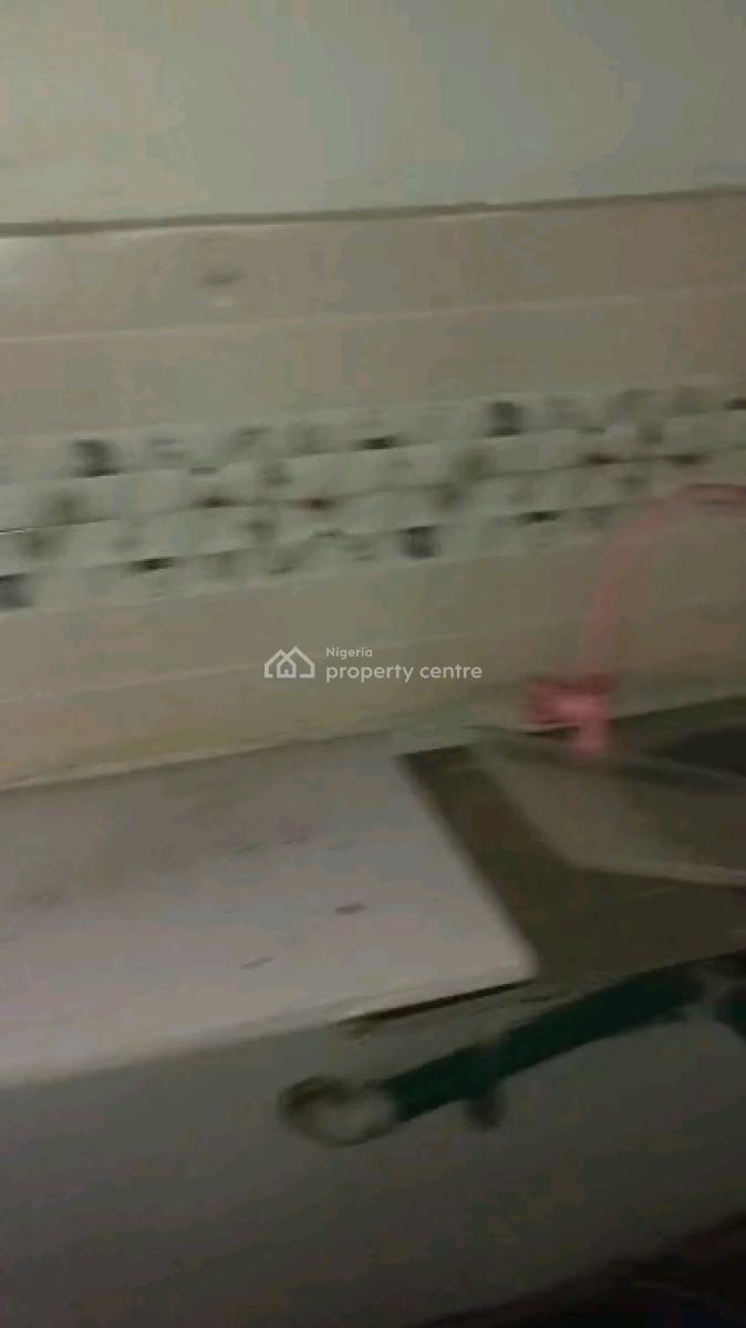 Nigerian Used Room Self, Alagomeji, Yaba, Lagos, Self Contain (single Rooms) for Rent