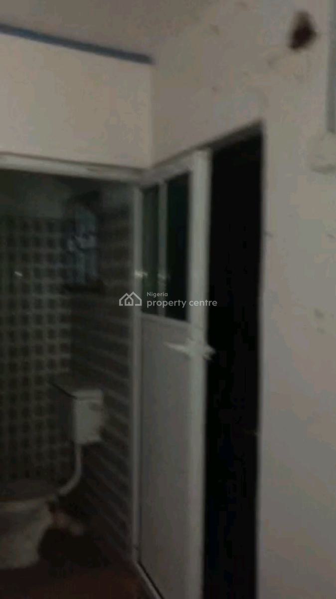 Nigerian Used Room Self, Alagomeji, Yaba, Lagos, Self Contain (single Rooms) for Rent