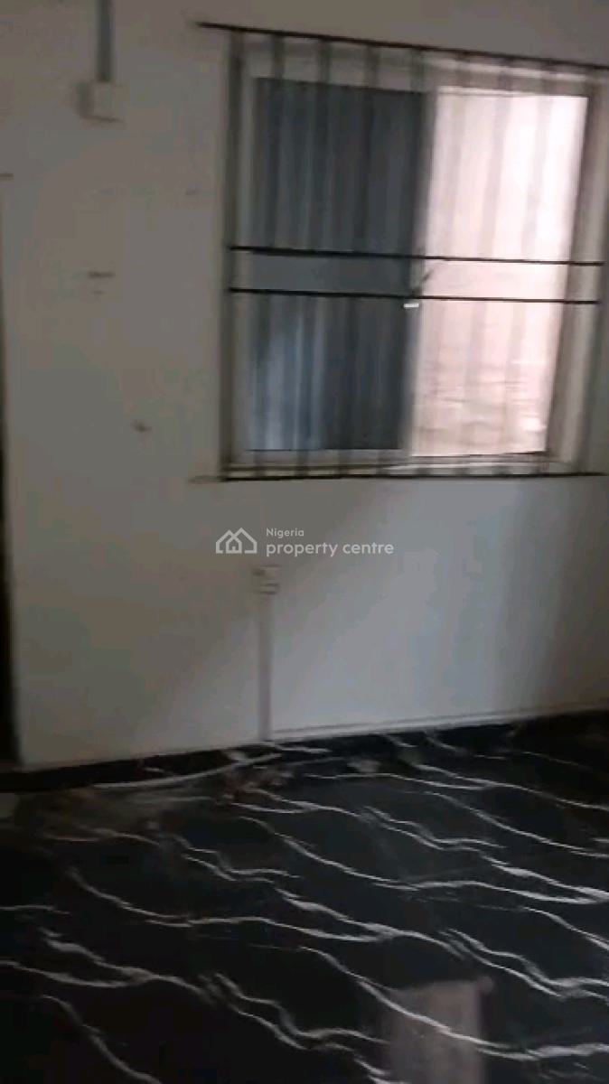 Nigerian Used Room Self, Alagomeji, Yaba, Lagos, Self Contain (single Rooms) for Rent