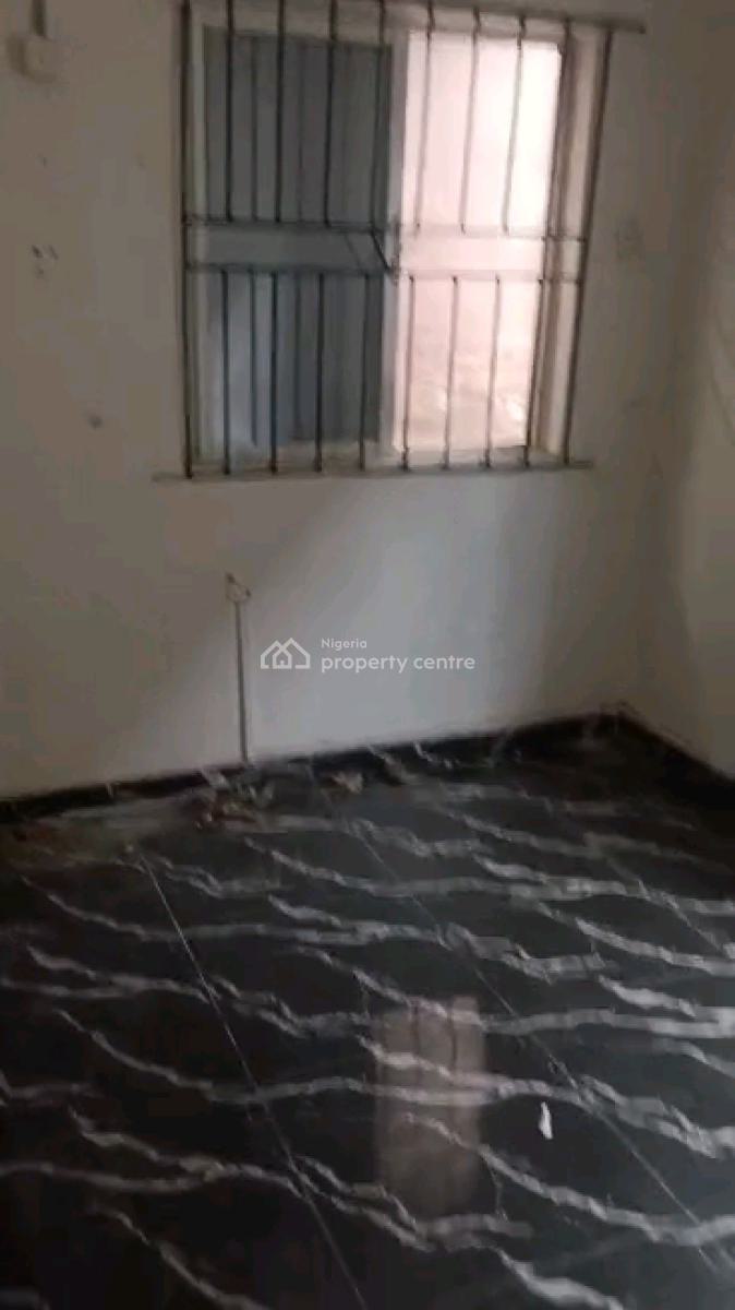 Nigerian Used Room Self, Alagomeji, Yaba, Lagos, Self Contain (single Rooms) for Rent