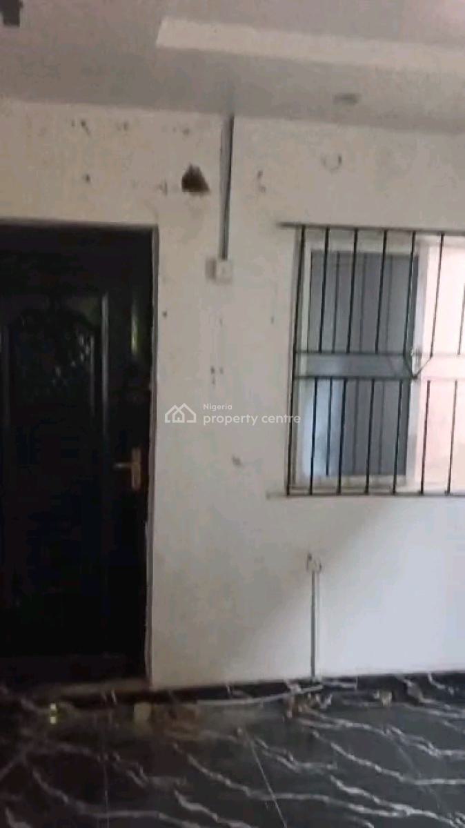 Nigerian Used Room Self, Alagomeji, Yaba, Lagos, Self Contain (single Rooms) for Rent