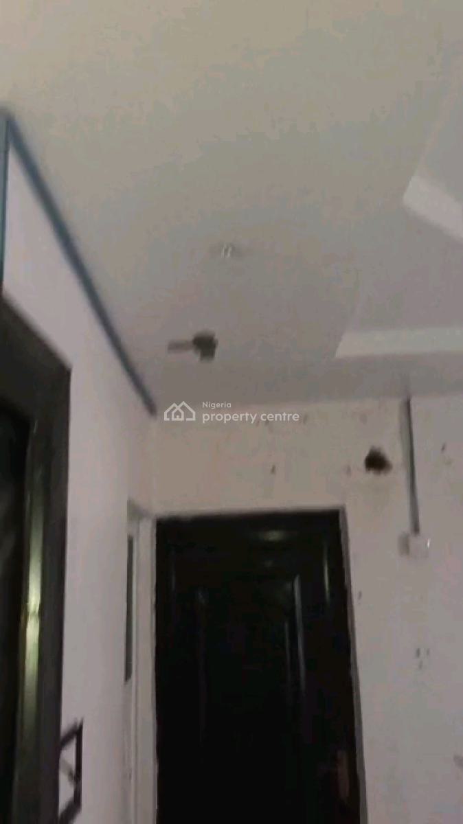 Nigerian Used Room Self, Alagomeji, Yaba, Lagos, Self Contain (single Rooms) for Rent