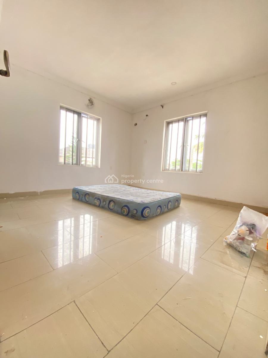 Neat Spacious 4bedroom Terrace Duplex, Inside an Estate New Road Chevron, Lekki, Lagos, Terraced Duplex for Rent