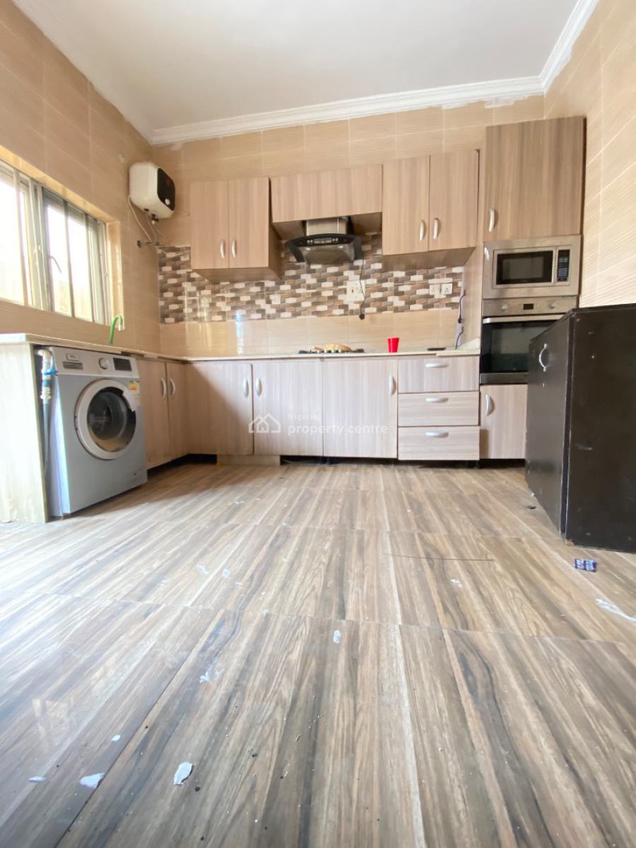 Neat Spacious 4bedroom Terrace Duplex, Inside an Estate New Road Chevron, Lekki, Lagos, Terraced Duplex for Rent