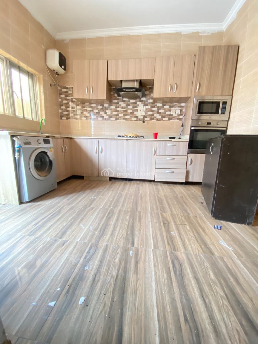 Neat Spacious 4bedroom Terrace Duplex, Inside an Estate New Road Chevron, Lekki, Lagos, Terraced Duplex for Rent