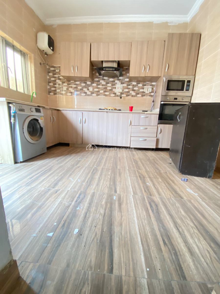 Neat Spacious 4bedroom Terrace Duplex, Inside an Estate New Road Chevron, Lekki, Lagos, Terraced Duplex for Rent