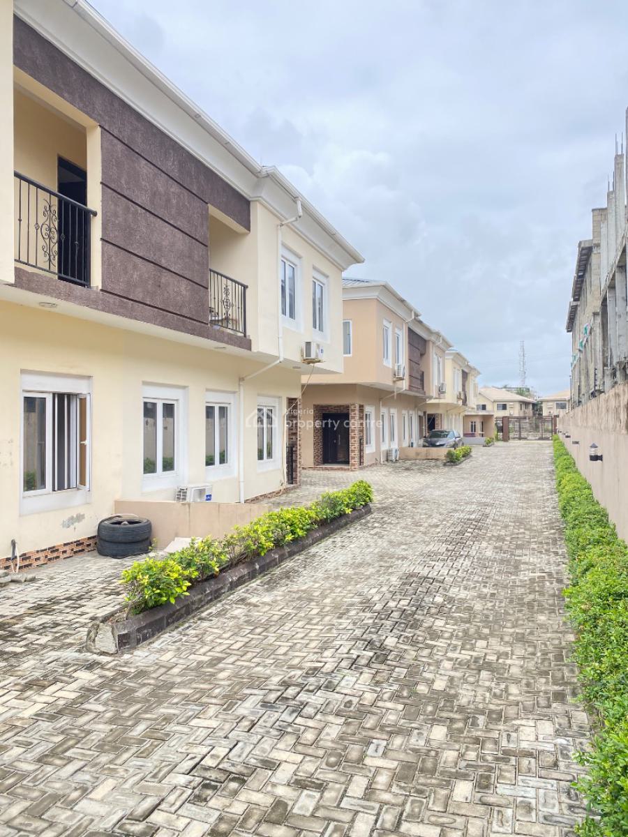 Neat Spacious 4bedroom Terrace Duplex, Inside an Estate New Road Chevron, Lekki, Lagos, Terraced Duplex for Rent