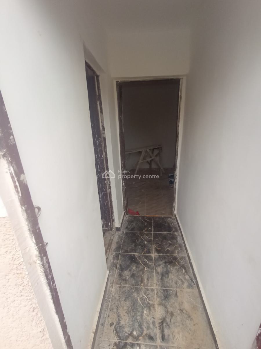 Room Self Contain, Gbuduwi Village After Sunnyvale Estate, Very Close to The Road, Galadimawa, Abuja, Self Contain (single Rooms) for Rent