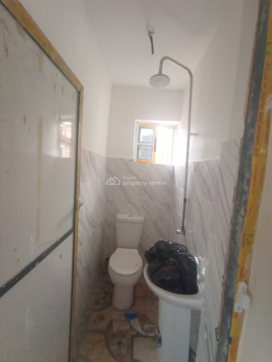 Room Self Contain, Gbuduwi Village After Sunnyvale Estate, Very Close to The Road, Galadimawa, Abuja, Self Contain (single Rooms) for Rent