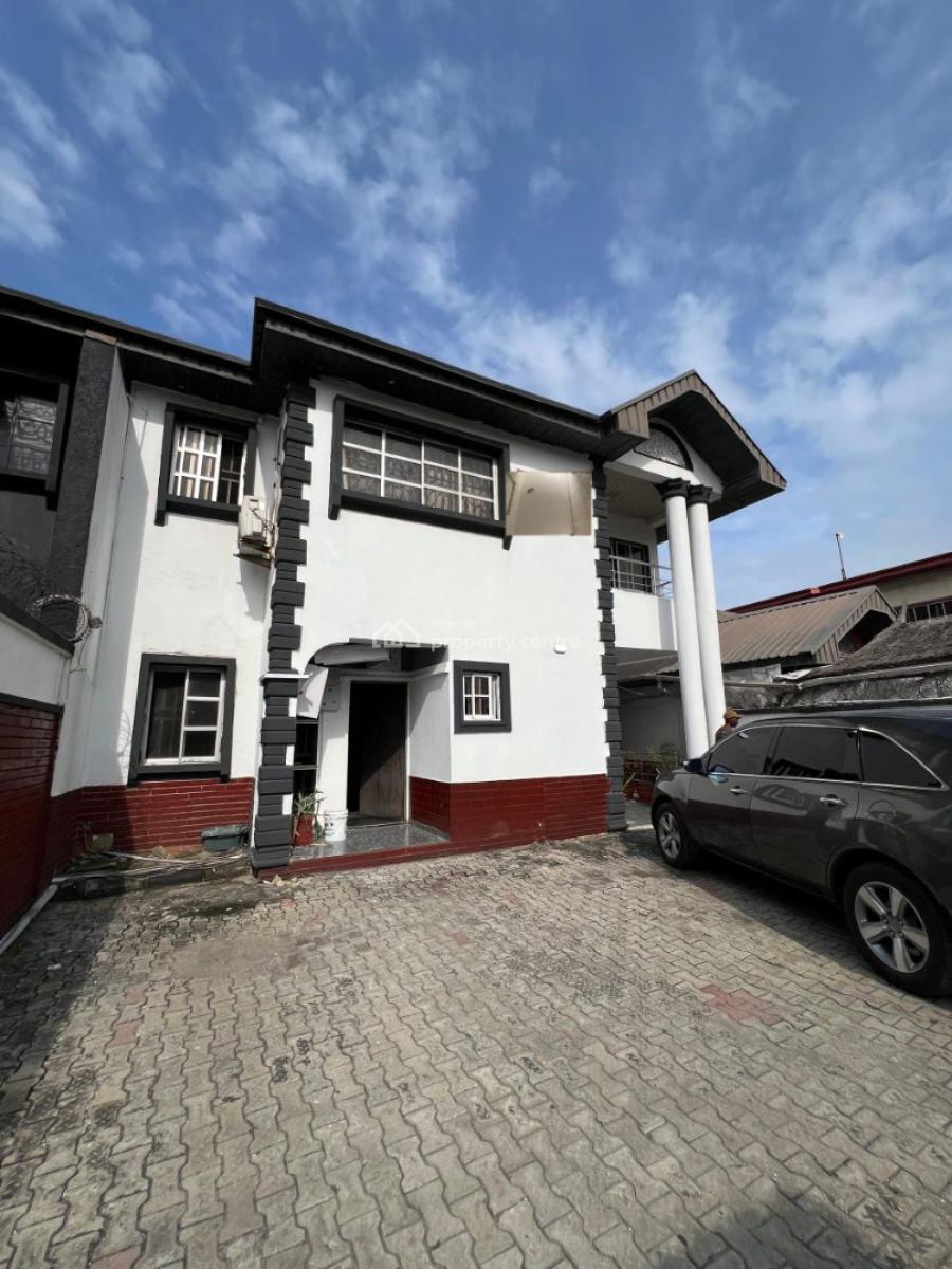 Spacious 3-bedroom Semi-detached Duplex, Lekki Phase 1, Lekki, Lagos, Semi-detached Duplex for Rent