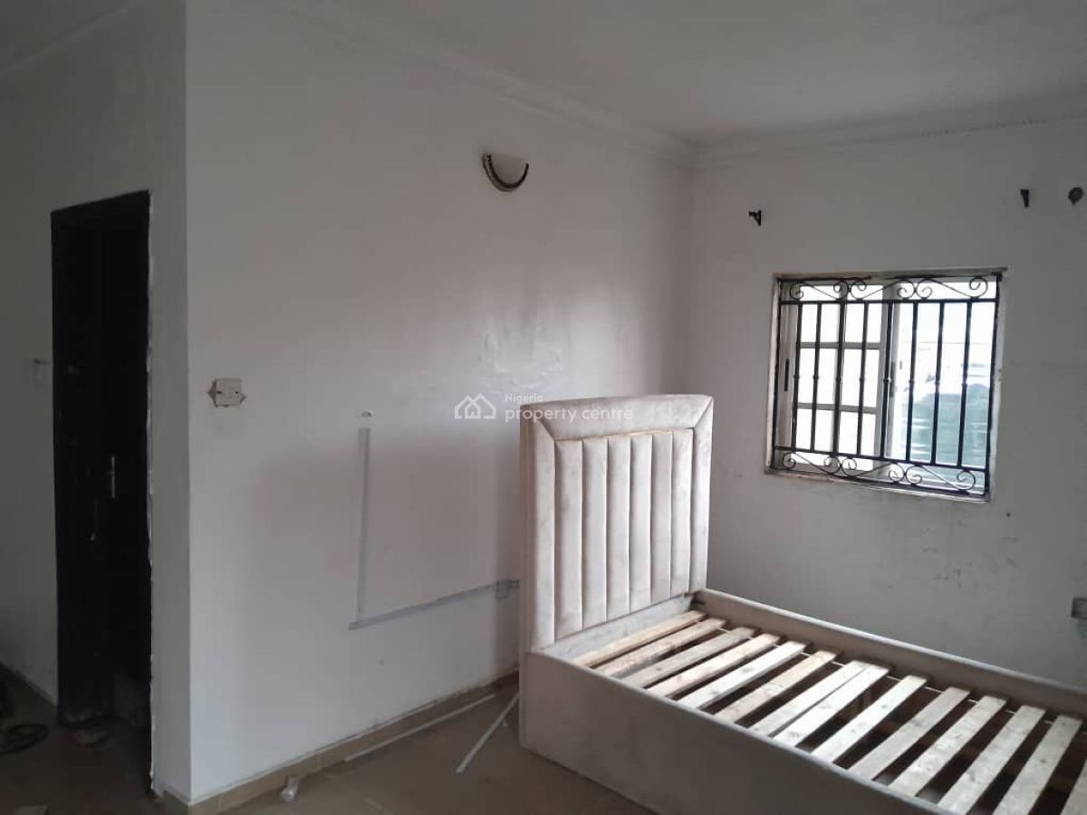 Self Contain, Chevy View Estate, Lekki Expressway, Lekki, Lagos, Self Contain (single Rooms) for Rent