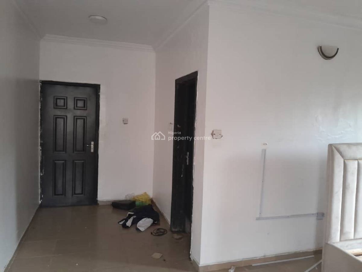 Self Contain, Chevy View Estate, Lekki Expressway, Lekki, Lagos, Self Contain (single Rooms) for Rent