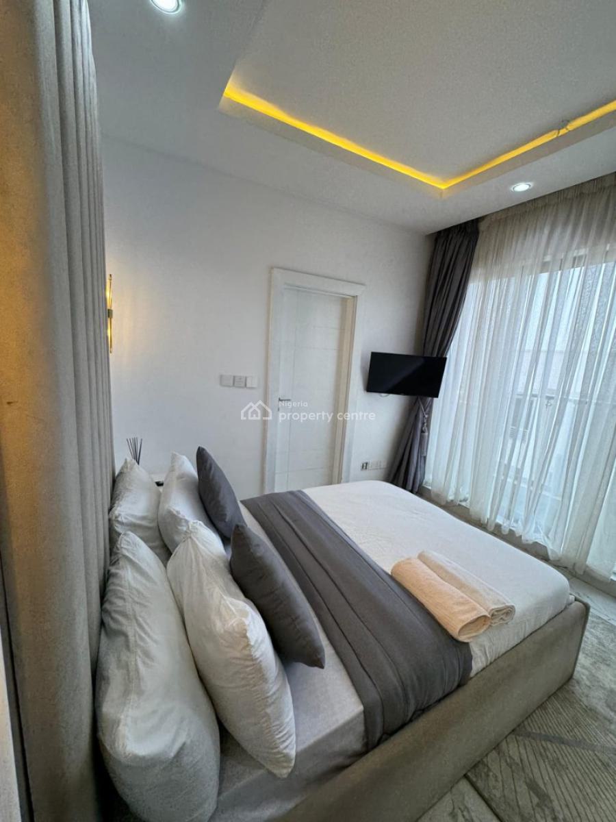 Fully Furnished and Serviced 2 Bedroom Luxury Apartment, Periwinkles Estate, Lekki Phase 1, Lekki, Lagos, Flat / Apartment Short Let