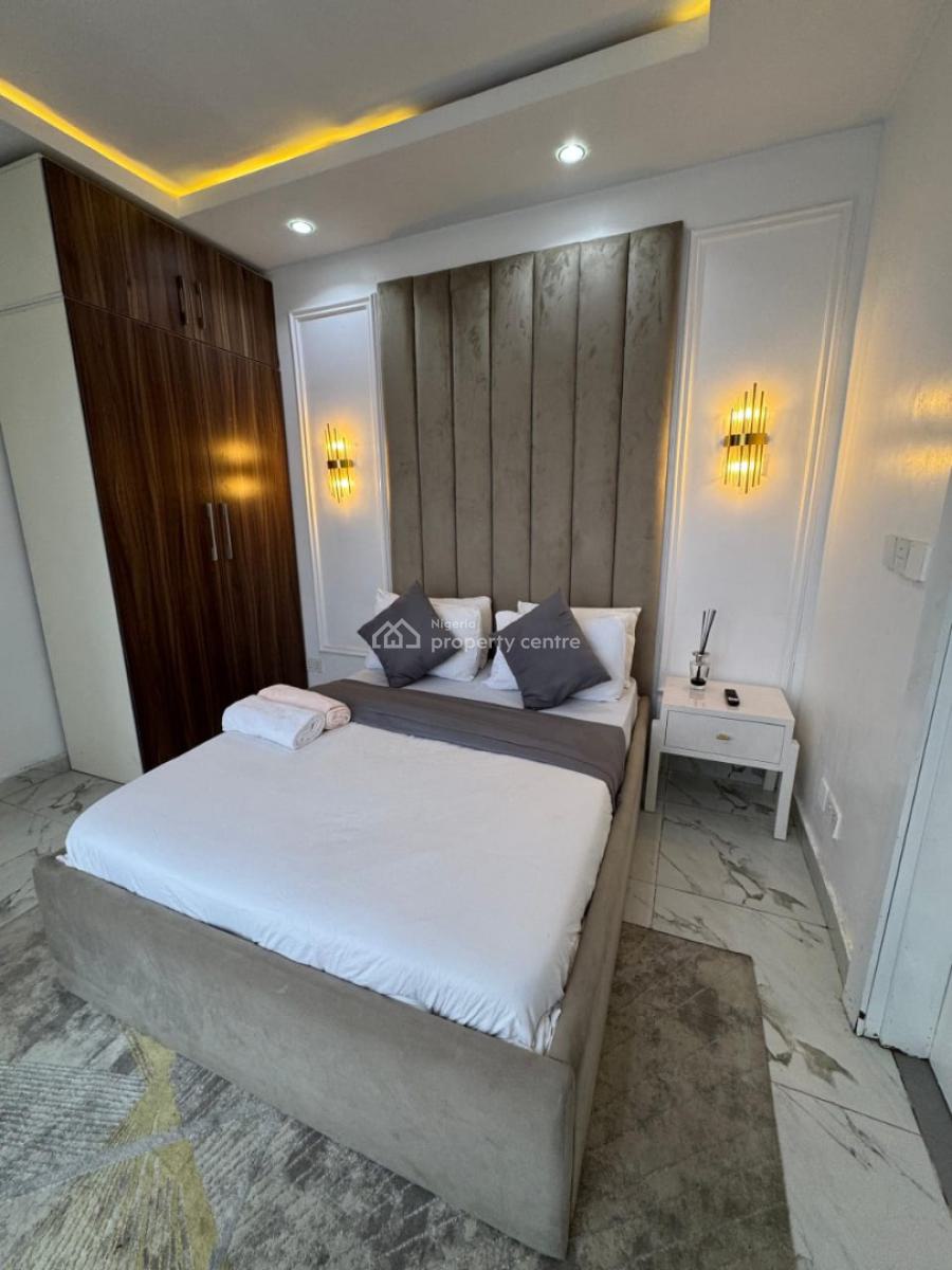 Fully Furnished and Serviced 2 Bedroom Luxury Apartment, Periwinkles Estate, Lekki Phase 1, Lekki, Lagos, Flat / Apartment Short Let