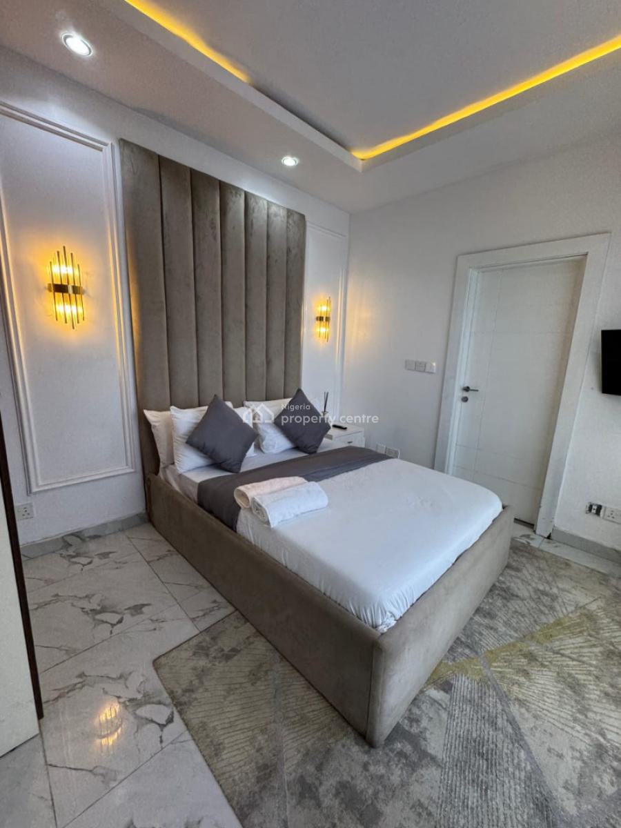 Fully Furnished and Serviced 2 Bedroom Luxury Apartment, Periwinkles Estate, Lekki Phase 1, Lekki, Lagos, Flat / Apartment Short Let