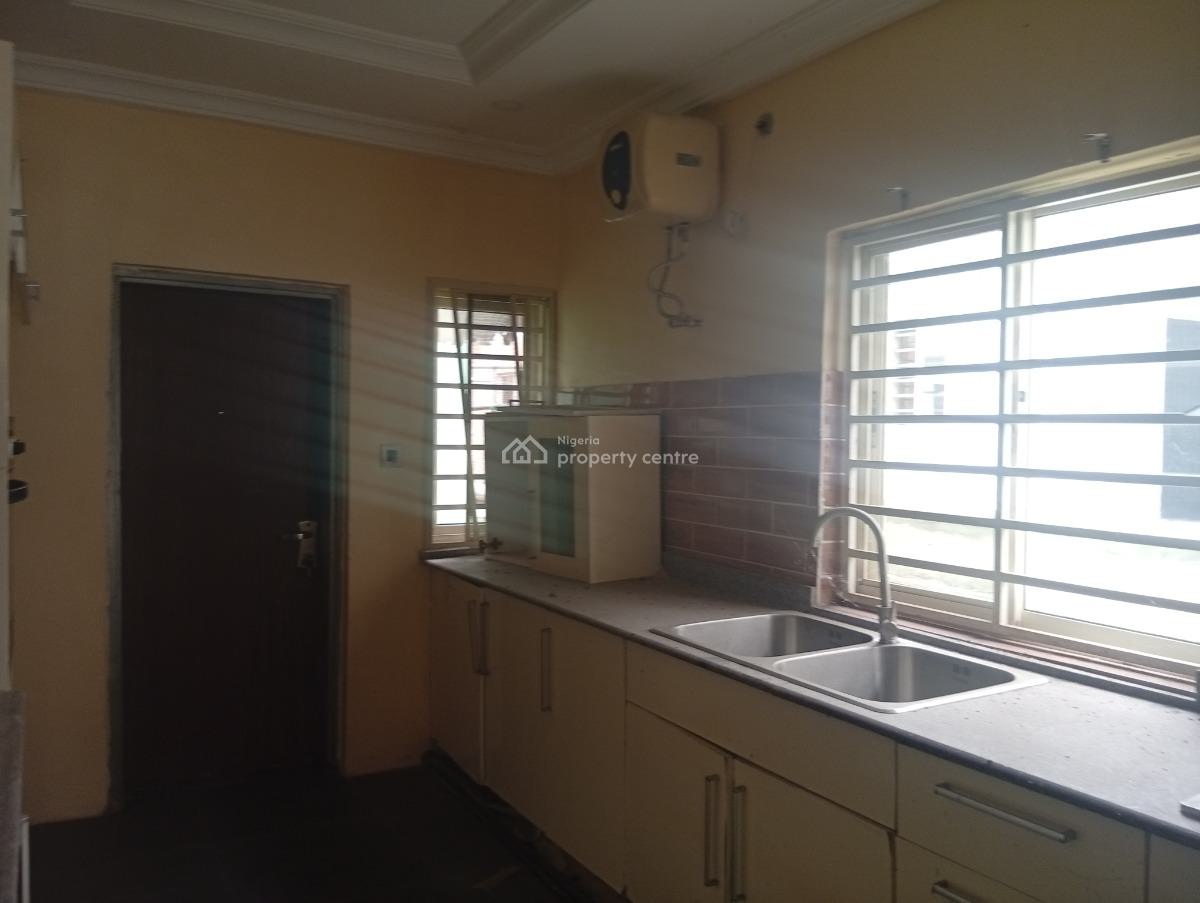Distress 4 Bedrooms Semi Detached Duplex with 2 Room Bq, Sapphire Garden Estate, Awoyaya, Ibeju Lekki, Lagos, Semi-detached Duplex for Sale